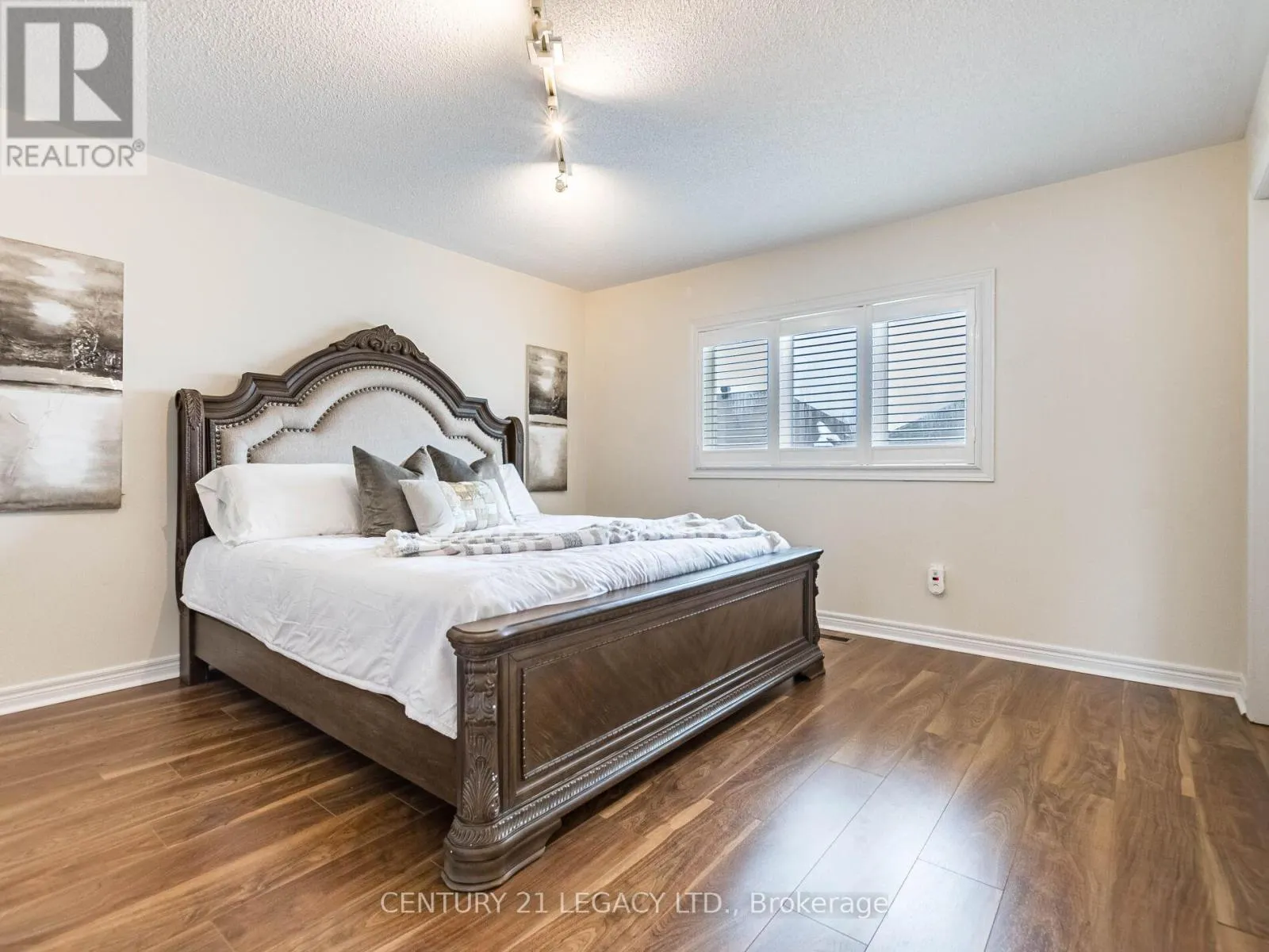3 BOWSFIELD DRIVE