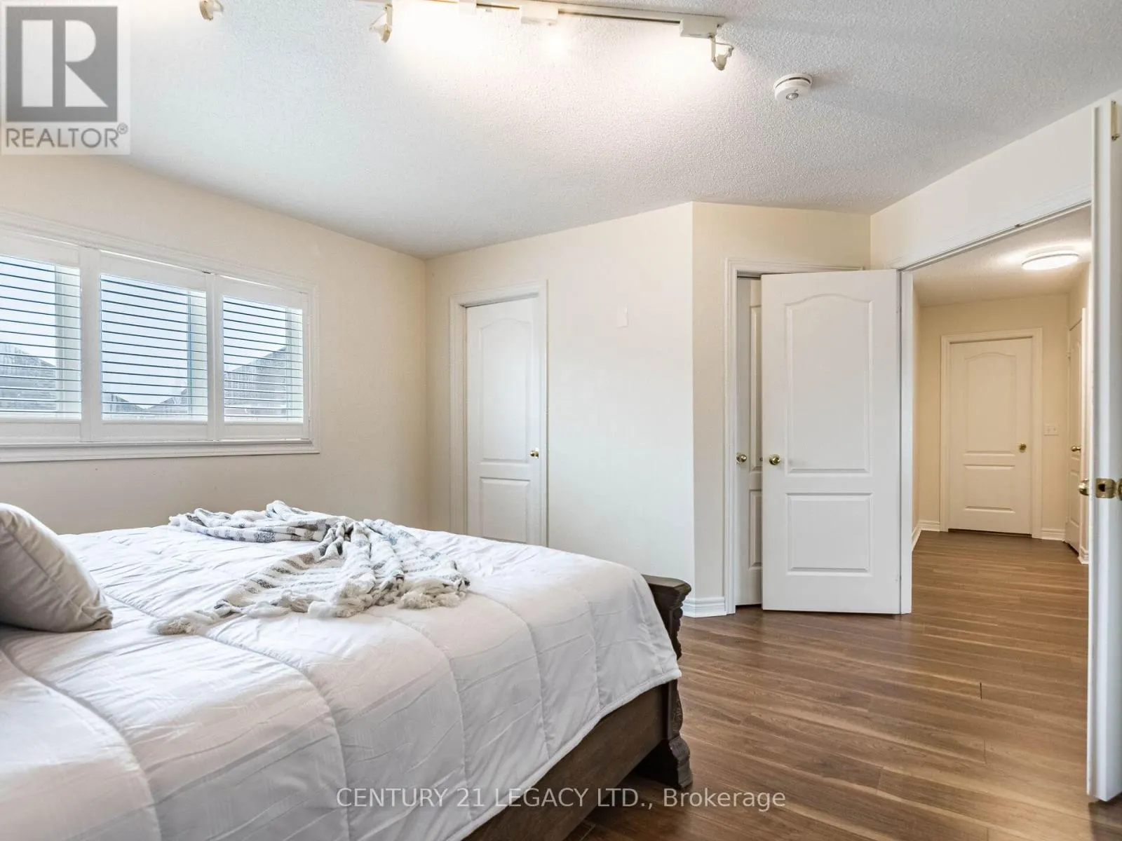 3 BOWSFIELD DRIVE