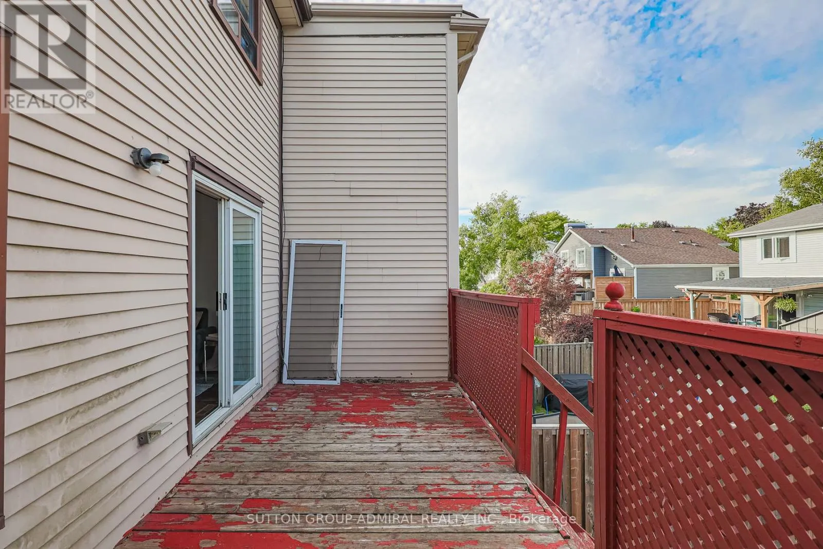 38 MACASSA COURT