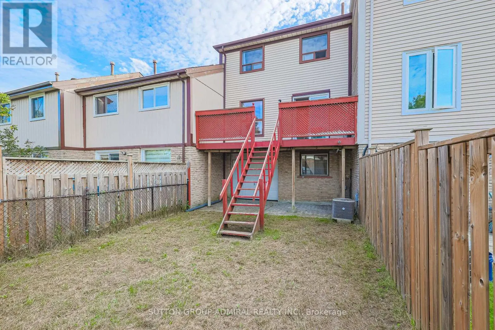 38 MACASSA COURT