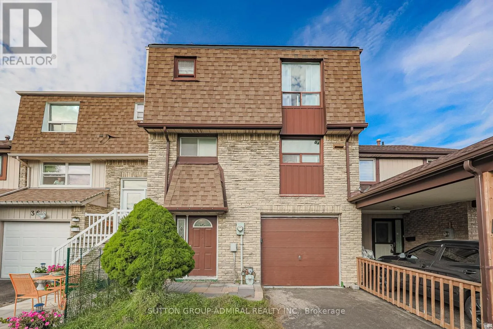 38 MACASSA COURT