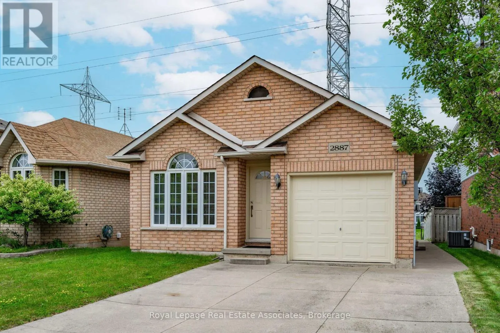 2887 DARIEN ROAD N