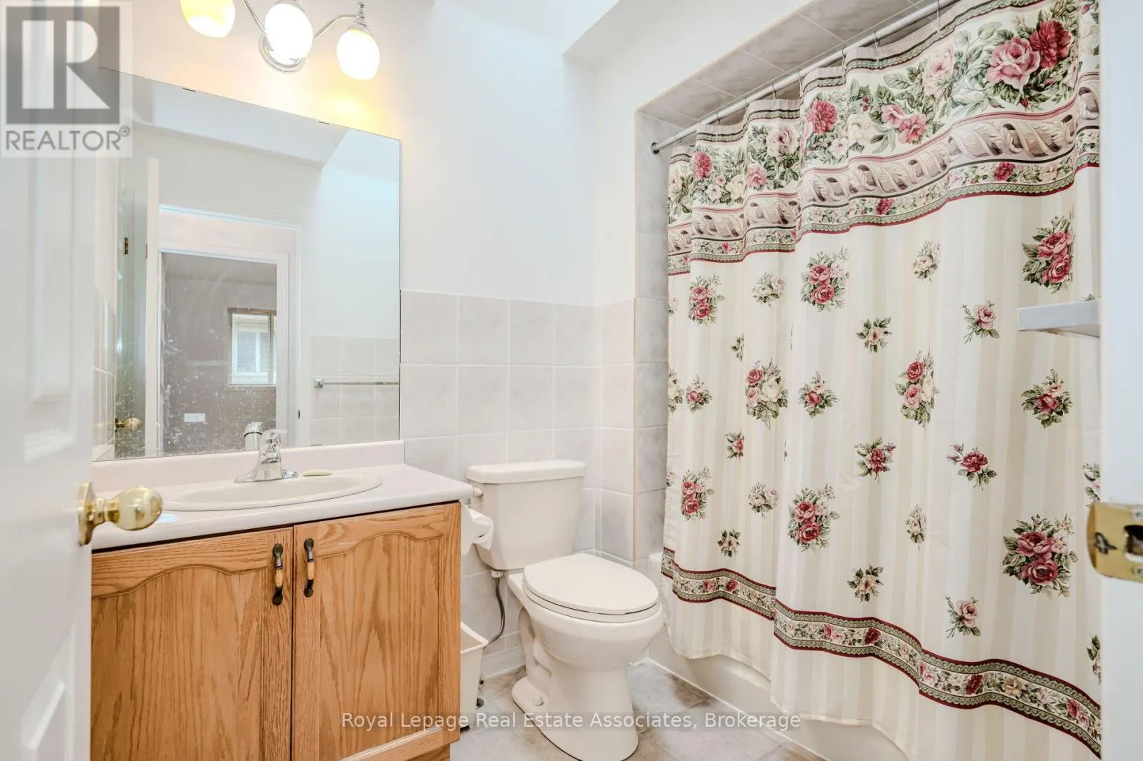 2887 DARIEN ROAD N