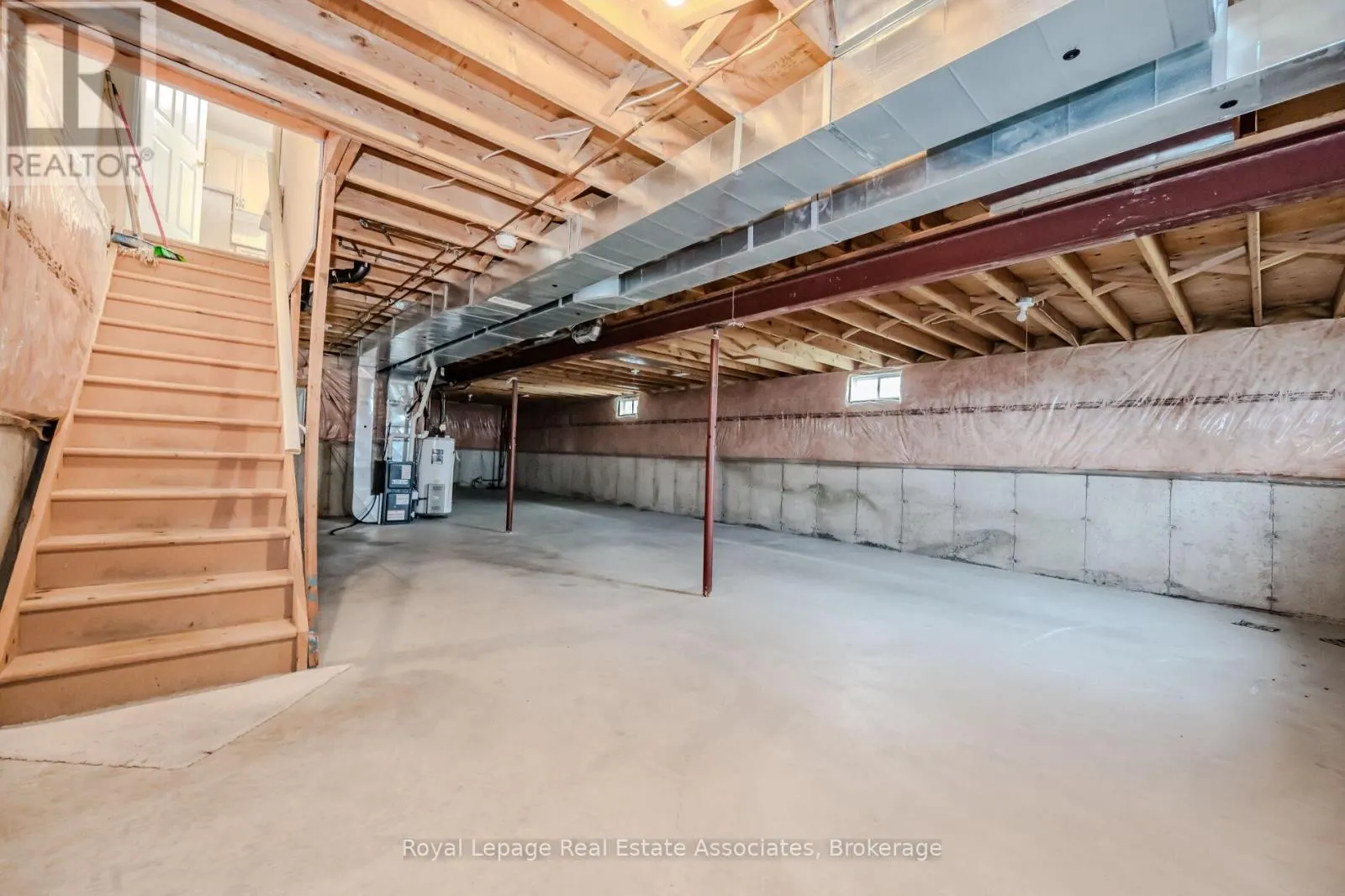 2887 DARIEN ROAD N