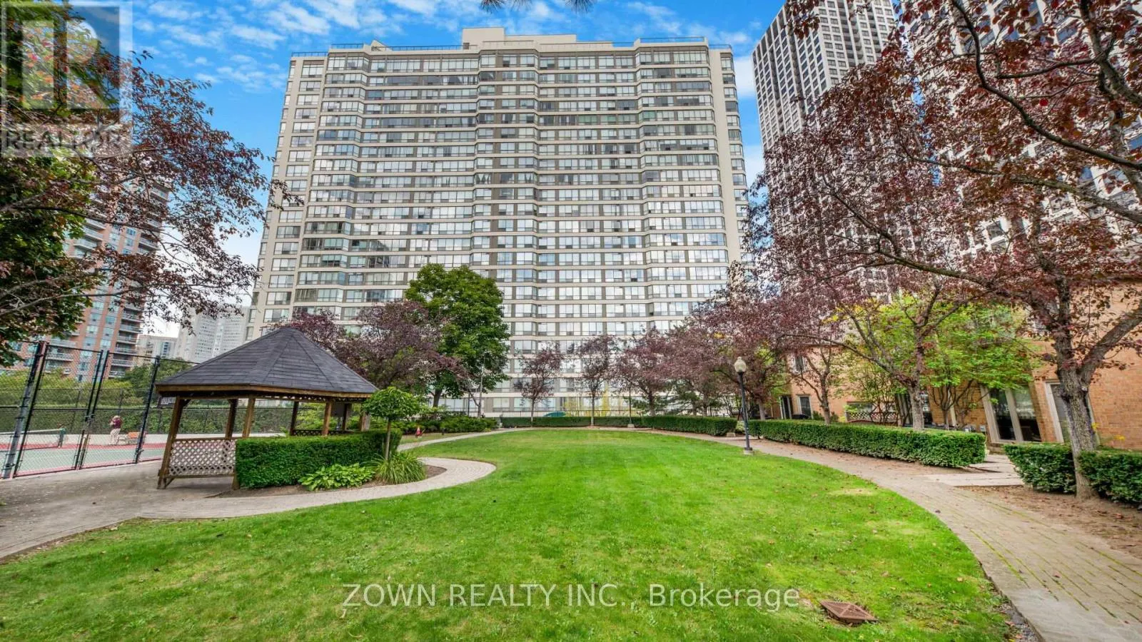 805 - 55 ELM DRIVE W