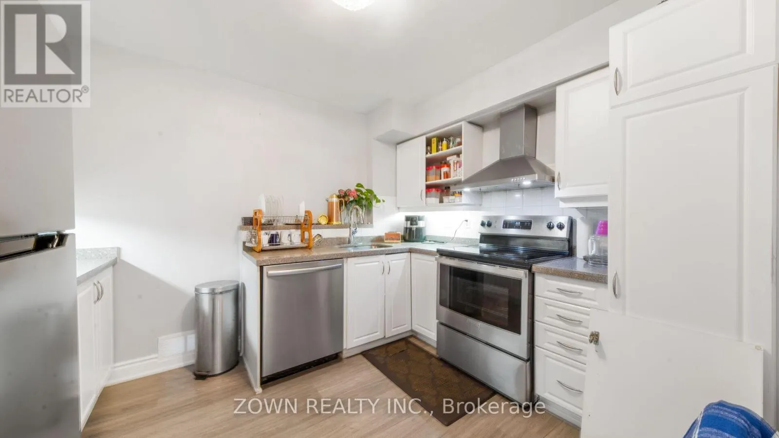 805 - 55 ELM DRIVE W