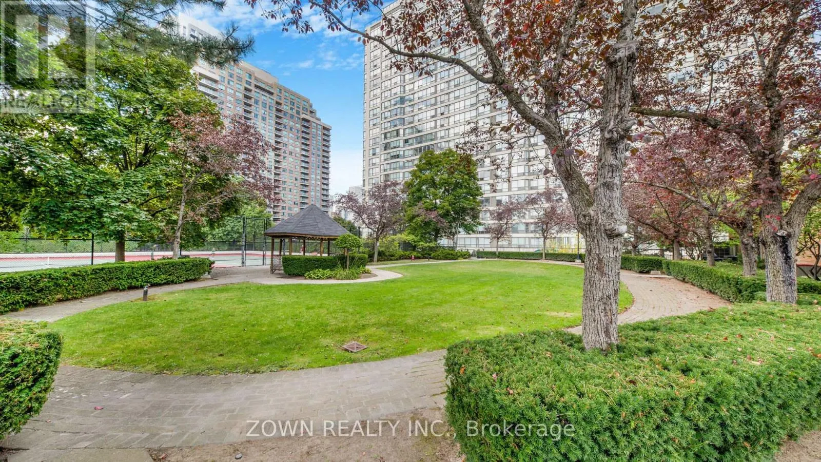 805 - 55 ELM DRIVE W