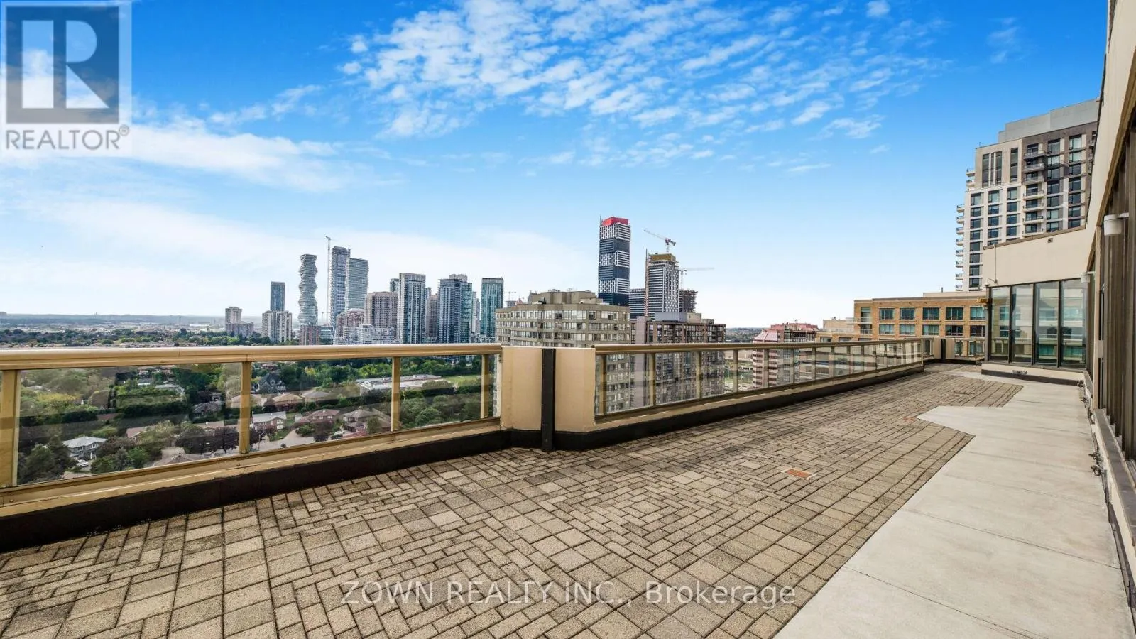 805 - 55 ELM DRIVE W