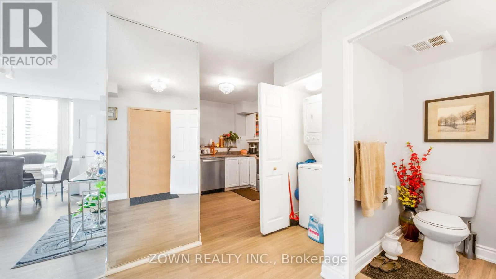805 - 55 ELM DRIVE W
