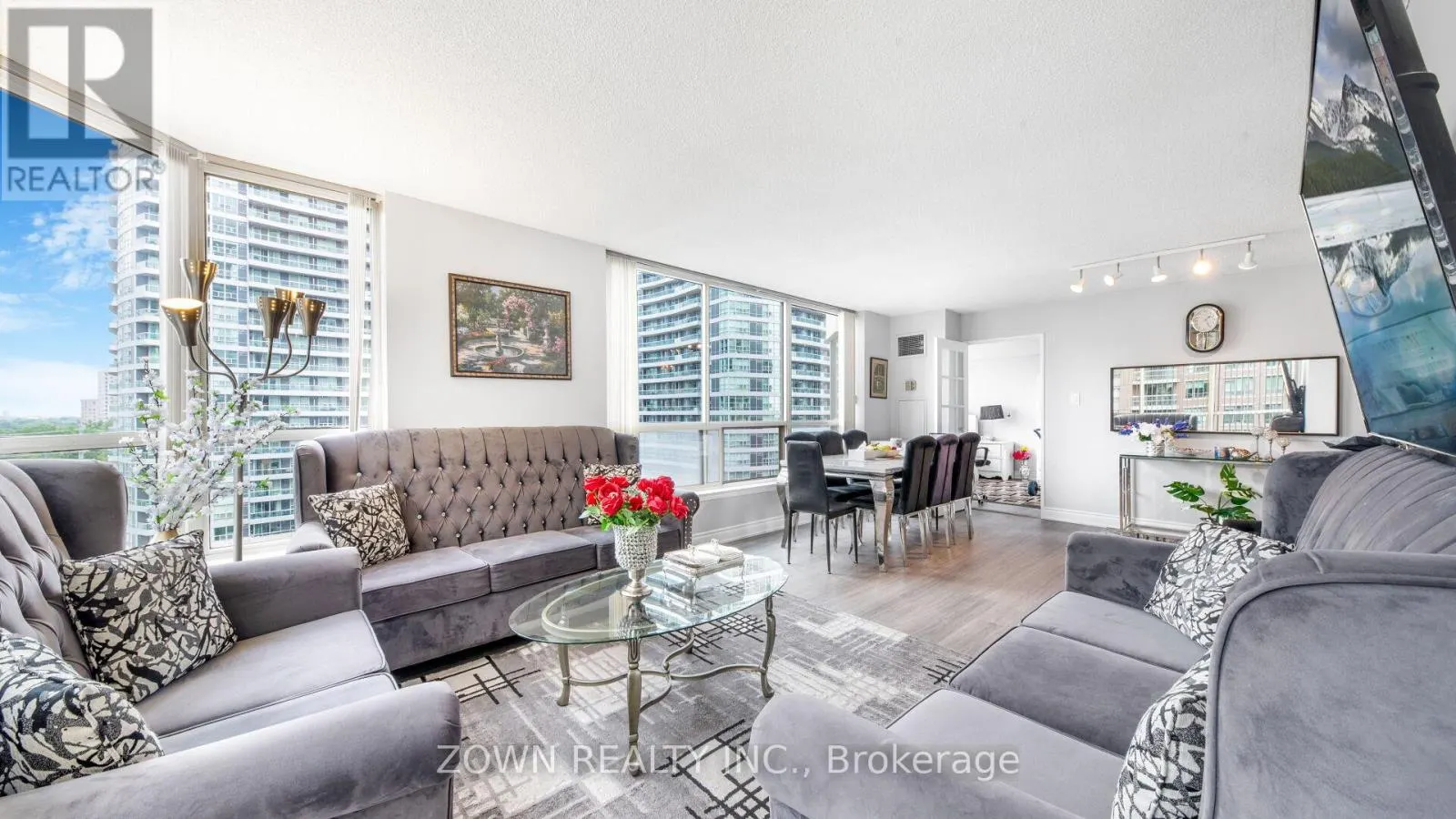 805 - 55 ELM DRIVE W