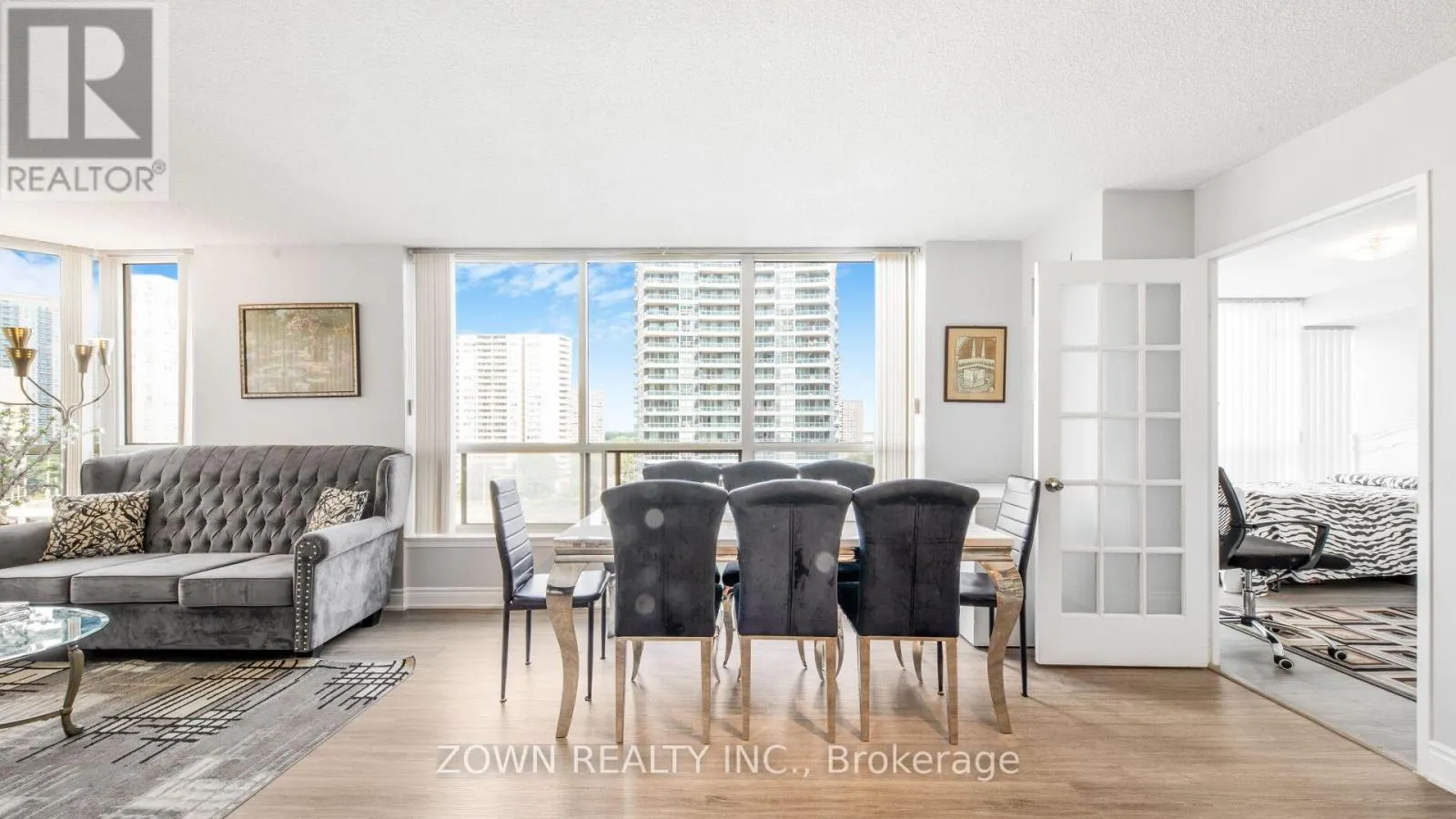 805 - 55 ELM DRIVE W