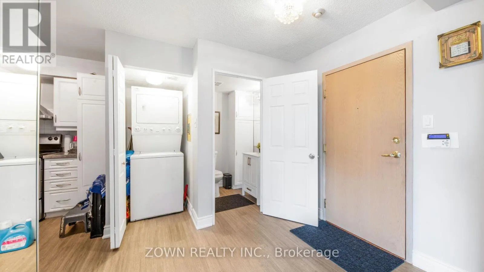 805 - 55 ELM DRIVE W