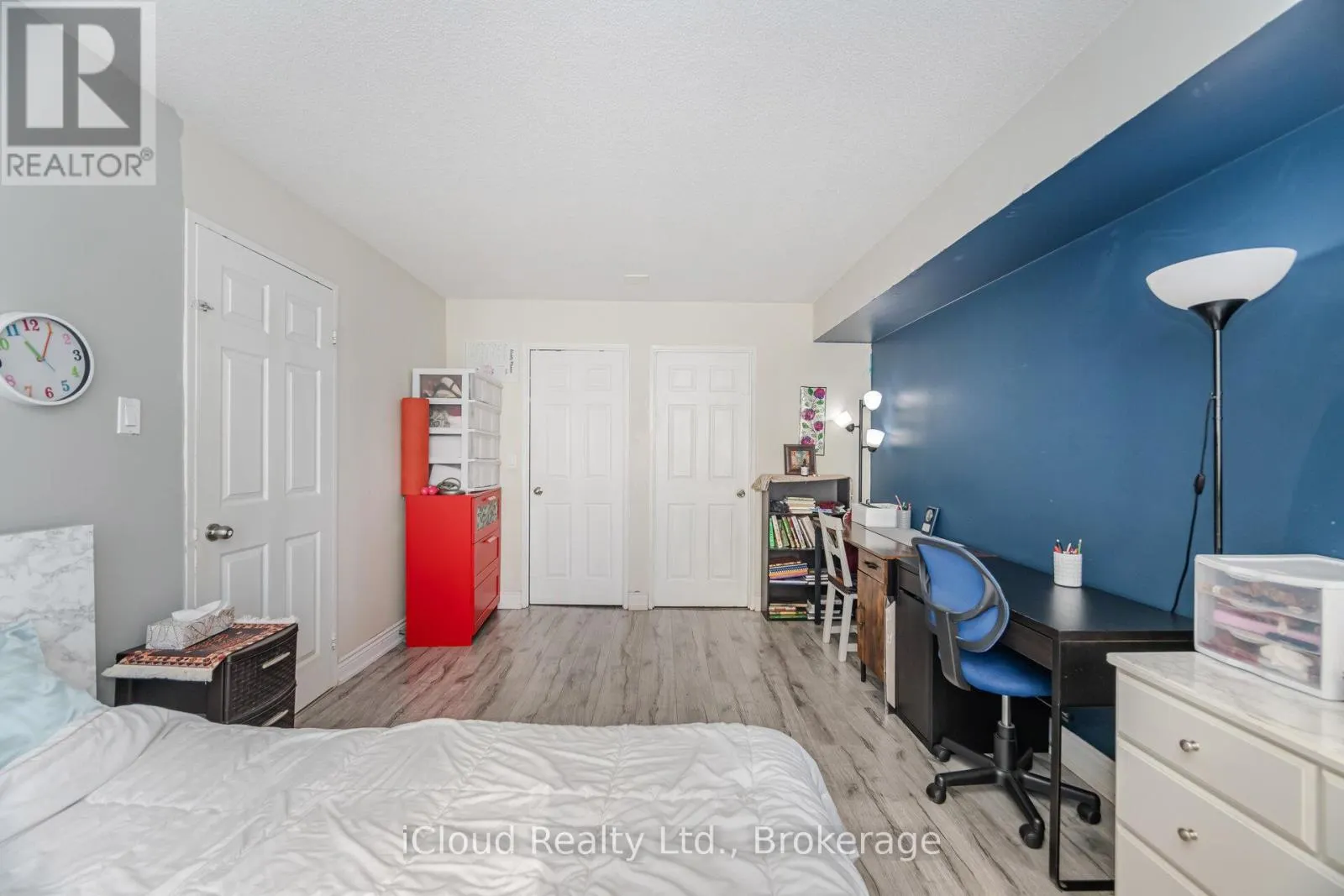 1907 - 325 WEBB DRIVE