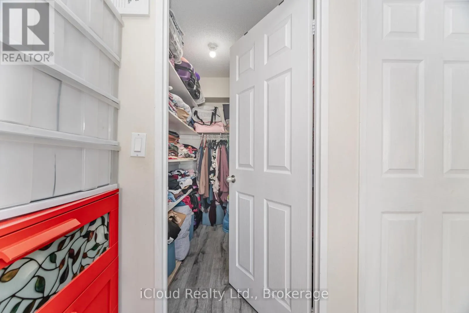 1907 - 325 WEBB DRIVE