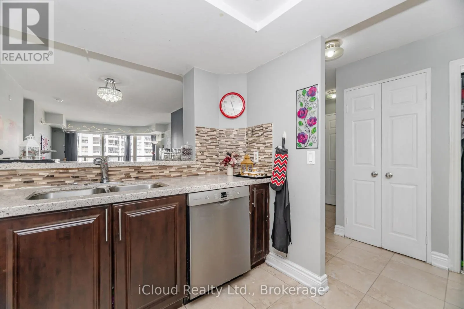 1907 - 325 WEBB DRIVE