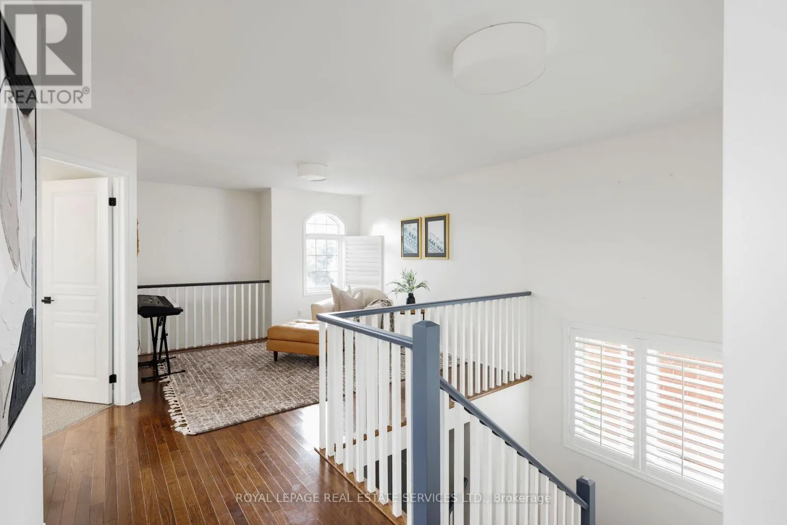 2202 BROOKHAVEN CRESCENT