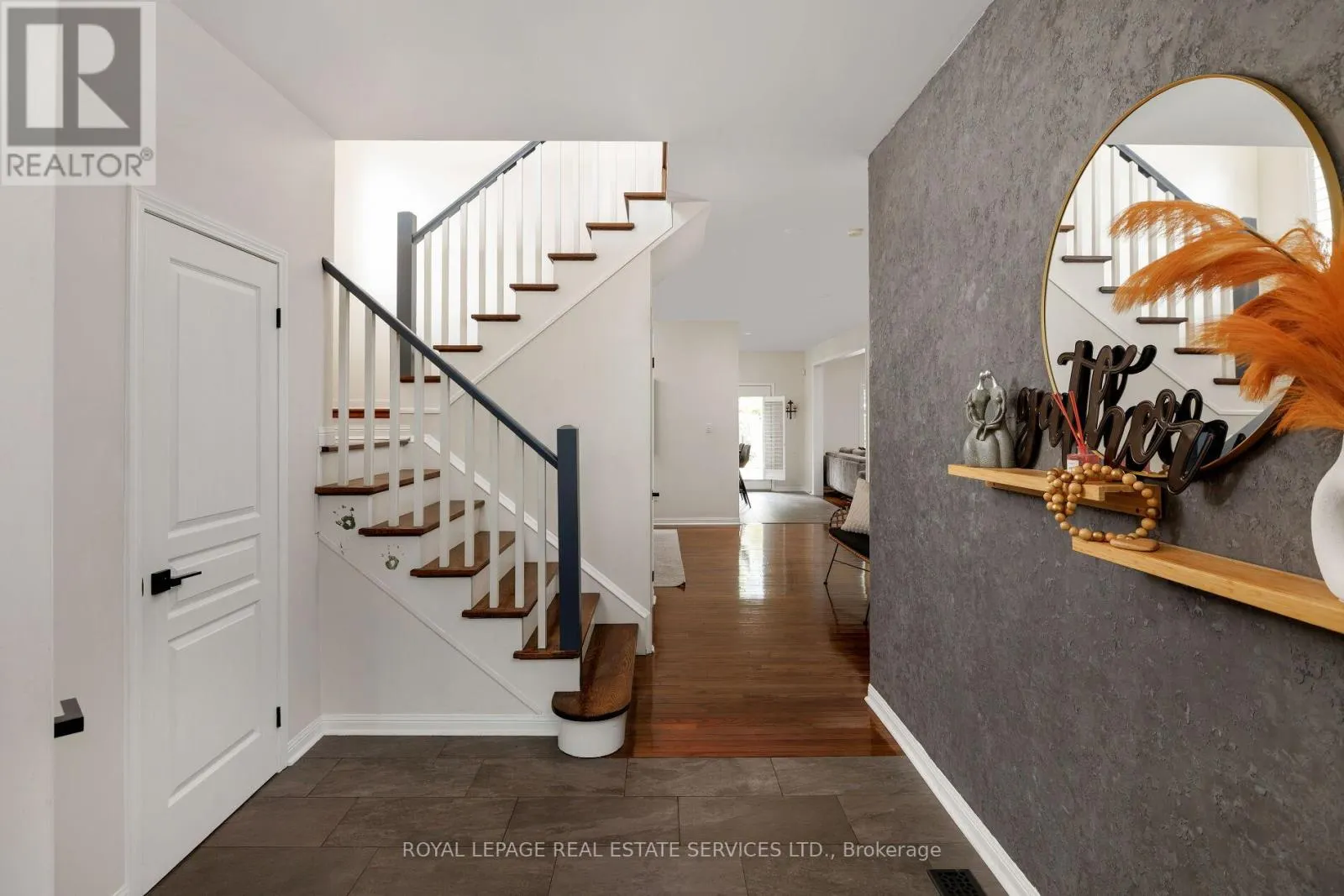 2202 BROOKHAVEN CRESCENT