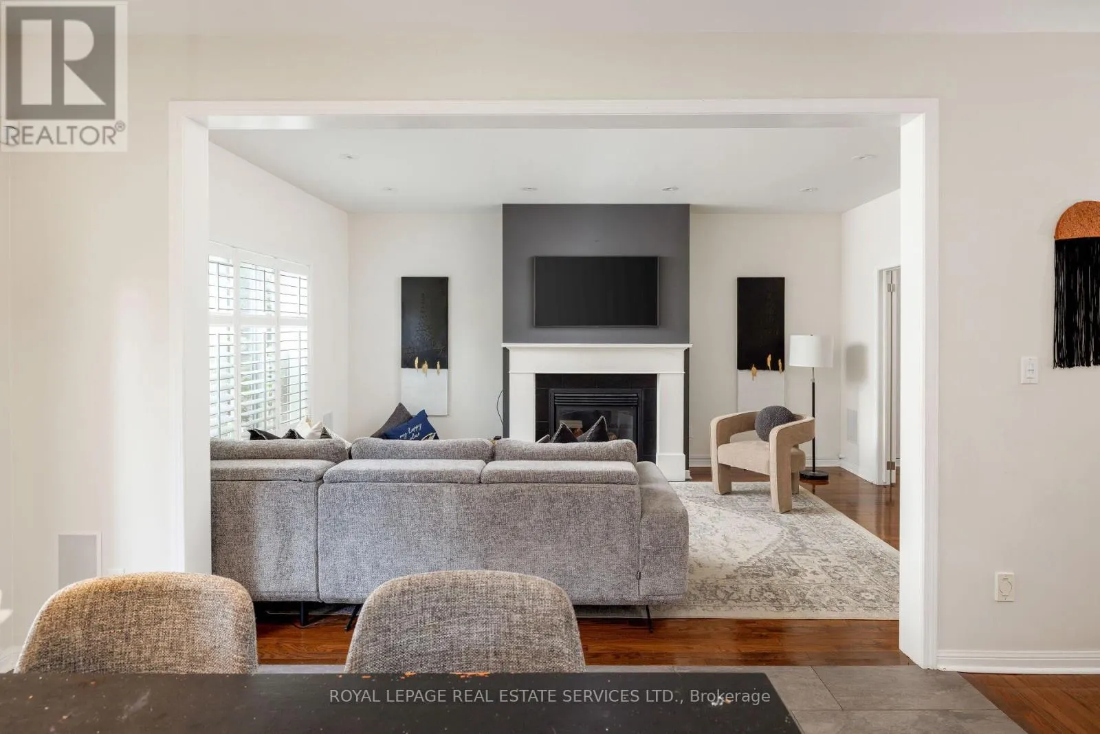 2202 BROOKHAVEN CRESCENT