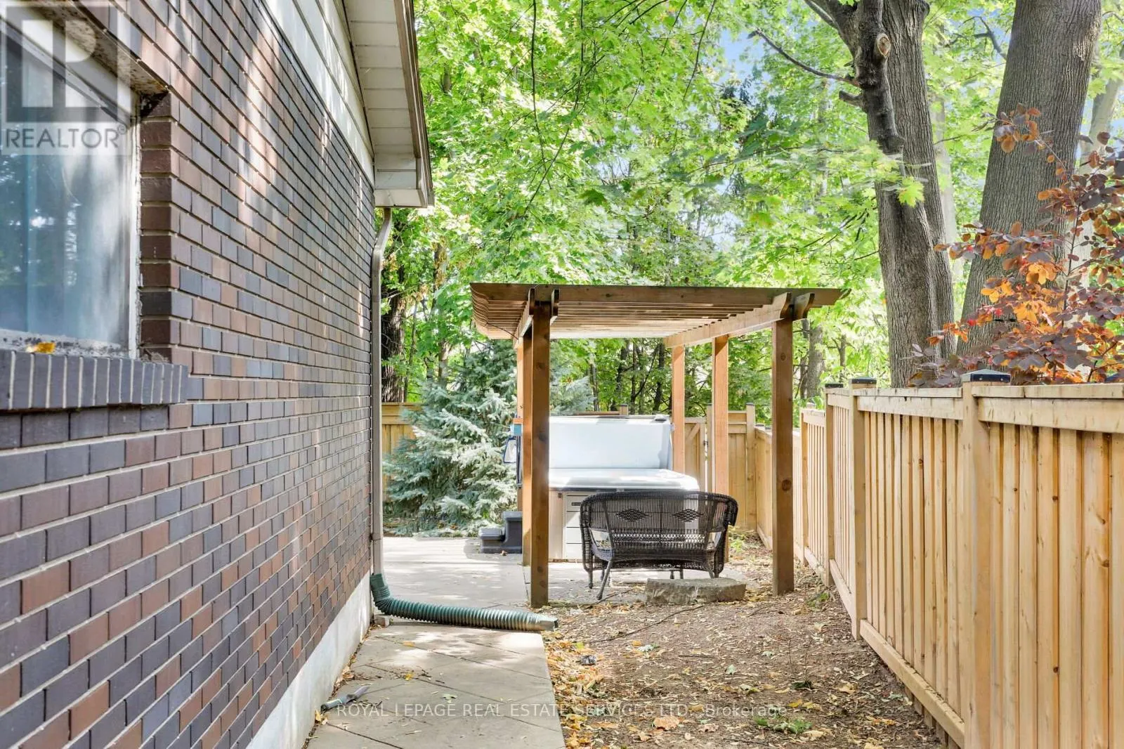 2430 REDFERN ROAD