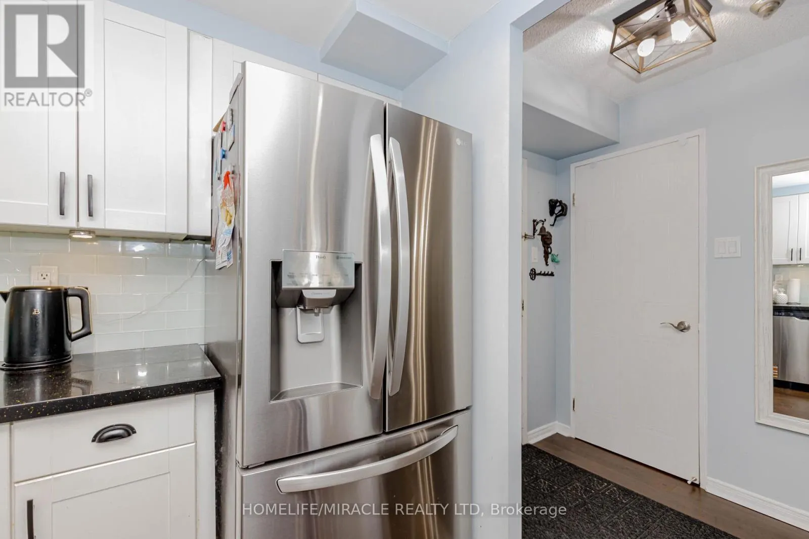 208 - 25 FAIRVIEW ROAD W
