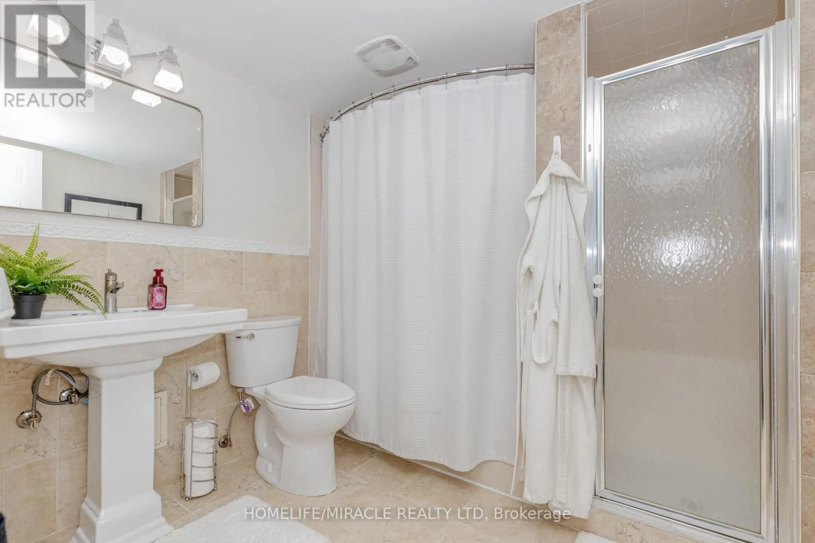 208 - 25 FAIRVIEW ROAD W