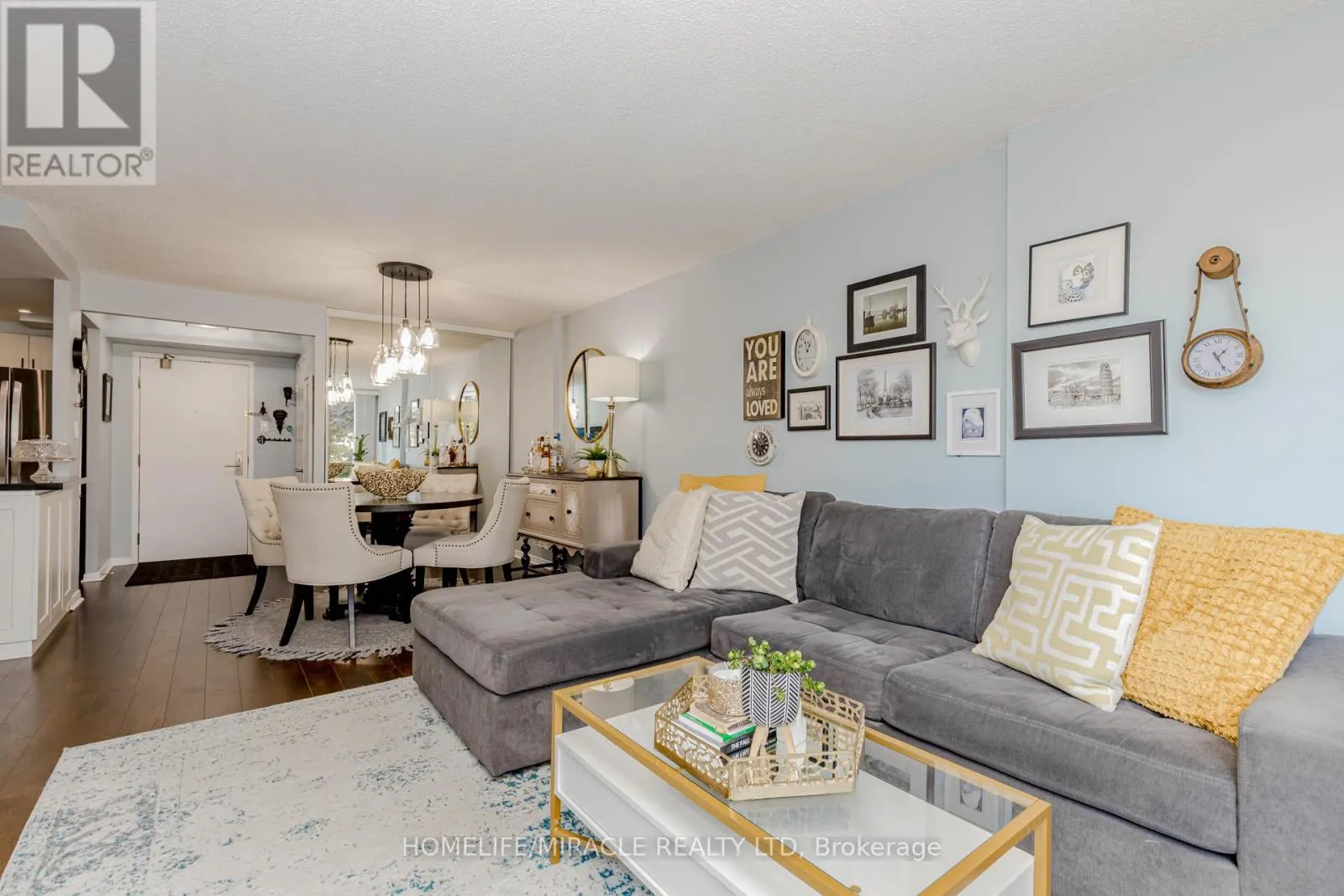 208 - 25 FAIRVIEW ROAD W