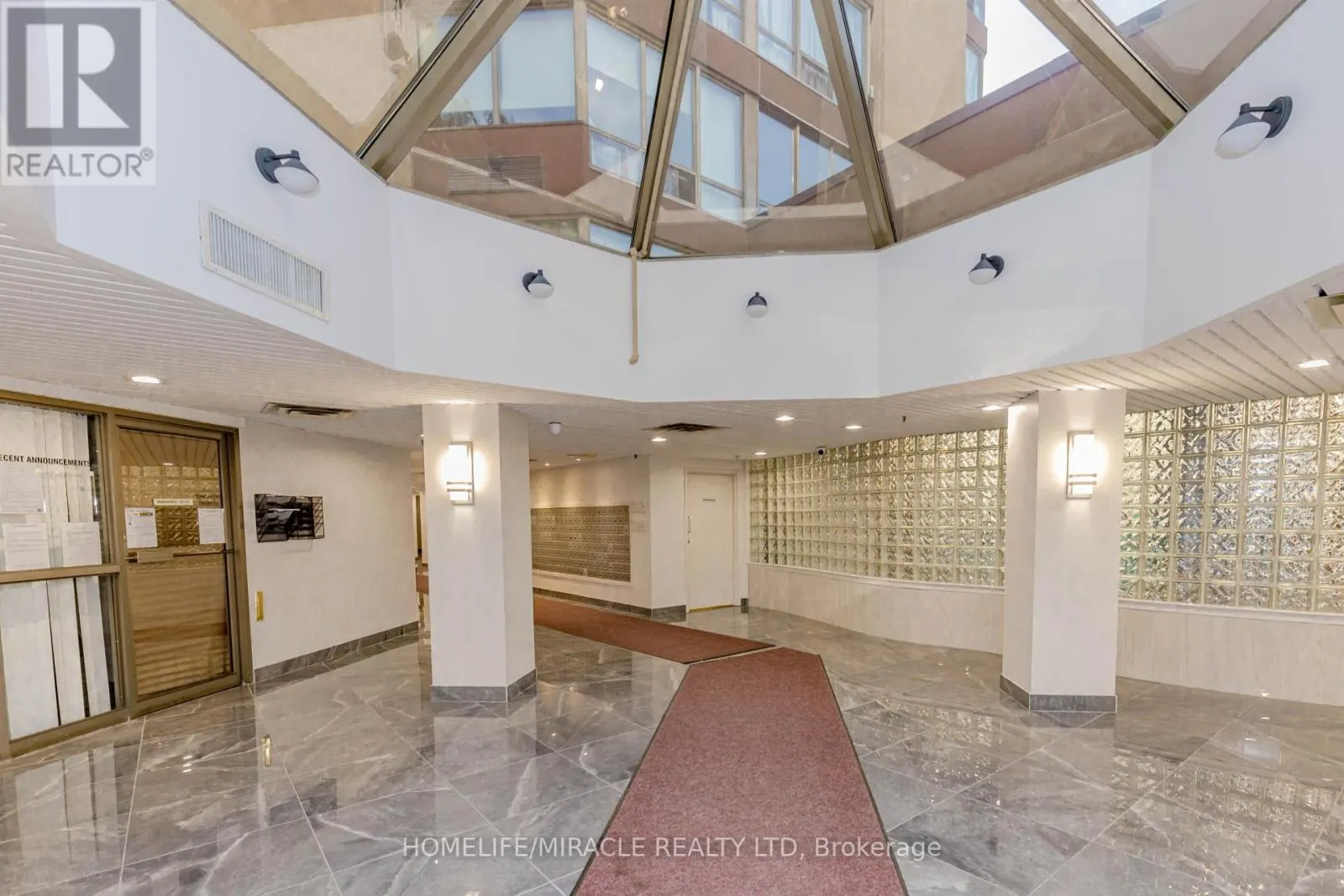 208 - 25 FAIRVIEW ROAD W