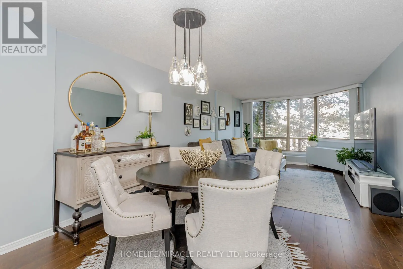 208 - 25 FAIRVIEW ROAD W