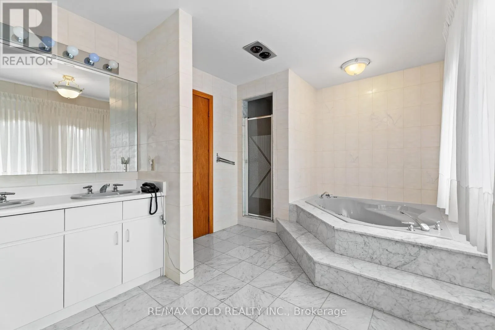 8 RYCKMAN LANE