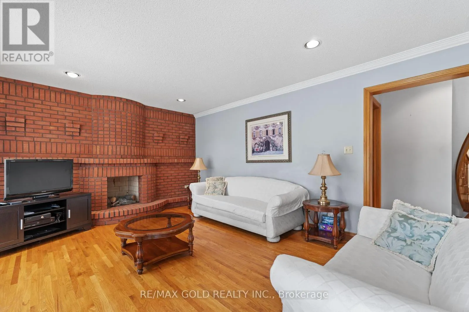 8 RYCKMAN LANE