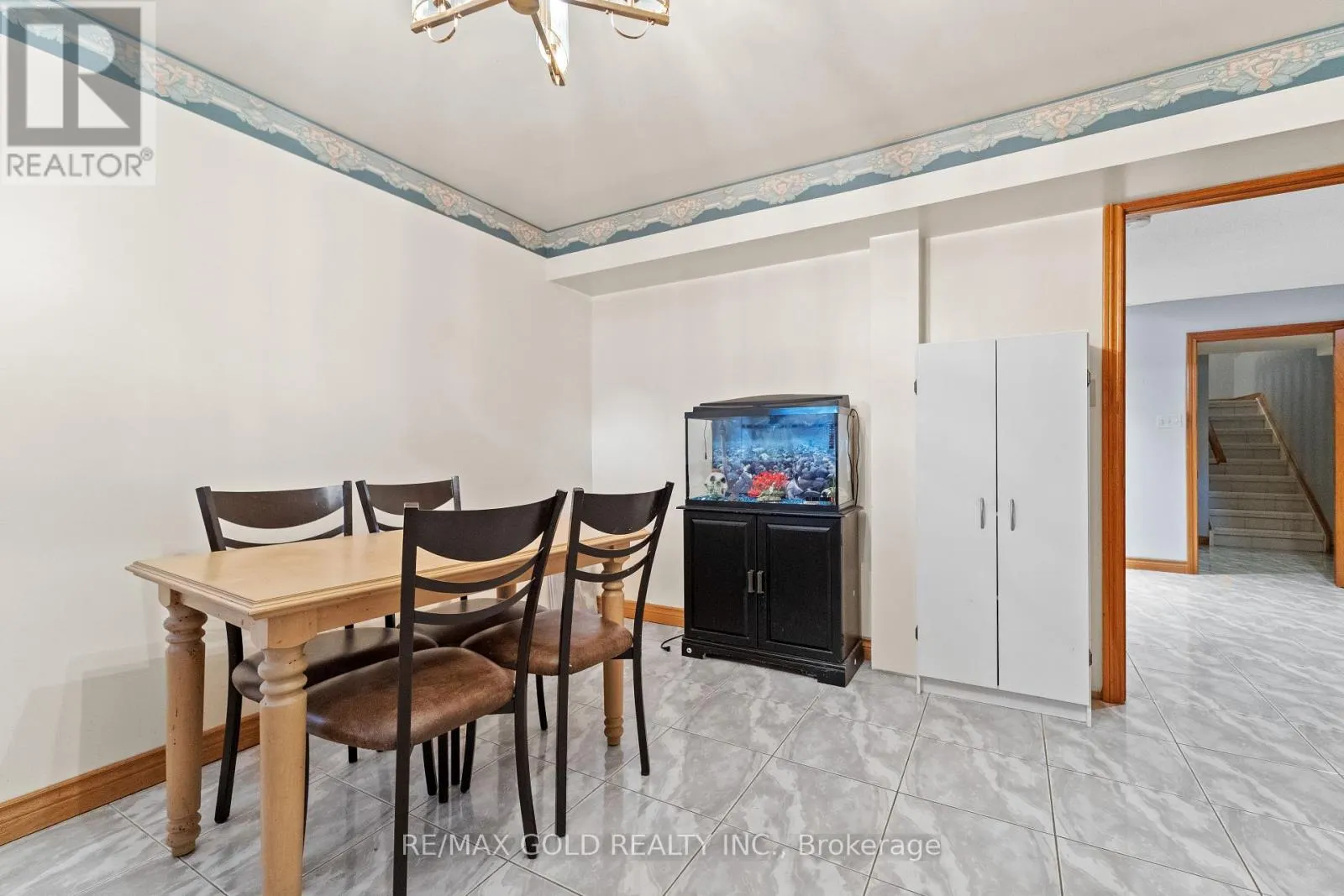 8 RYCKMAN LANE