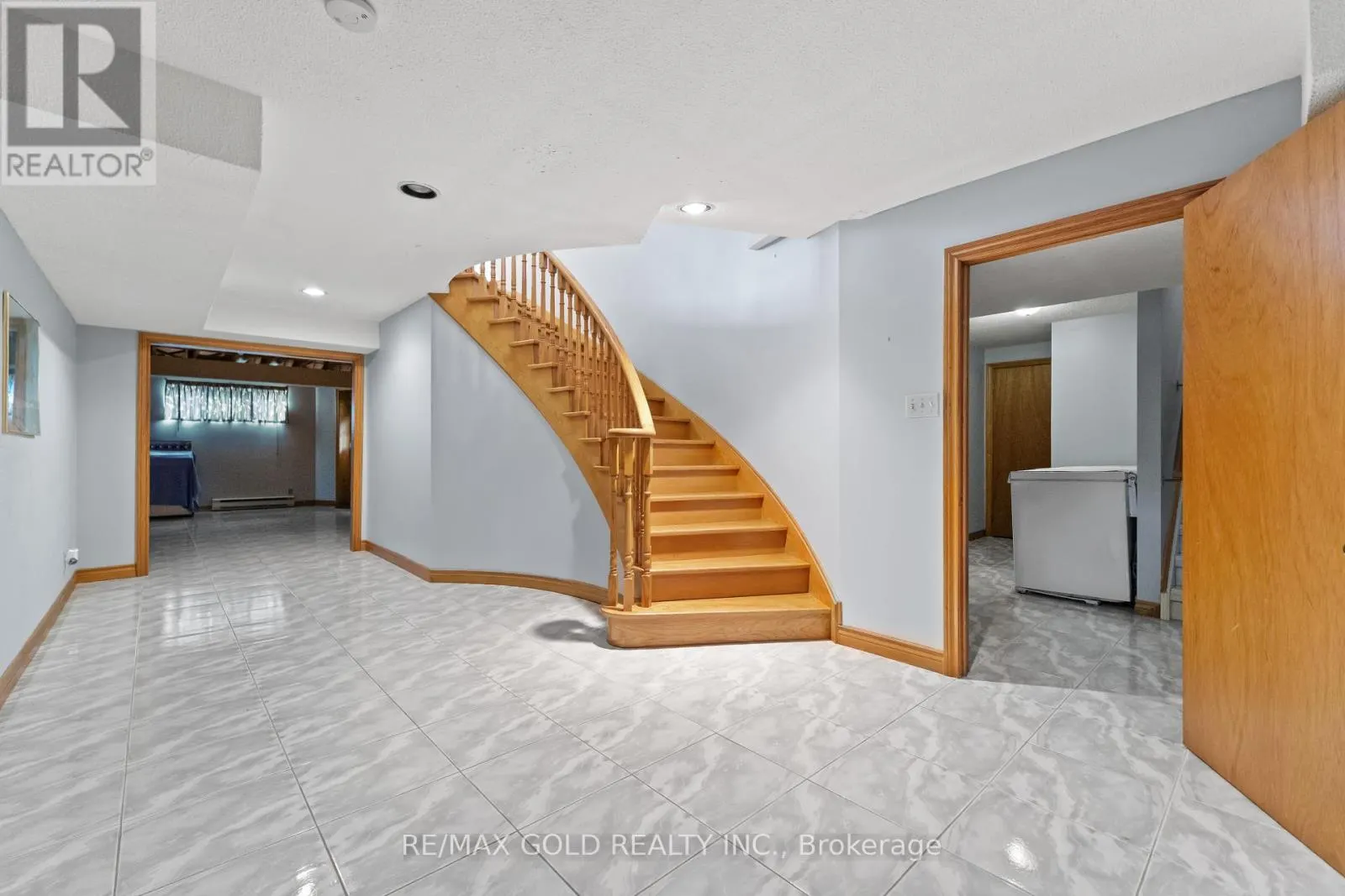 8 RYCKMAN LANE