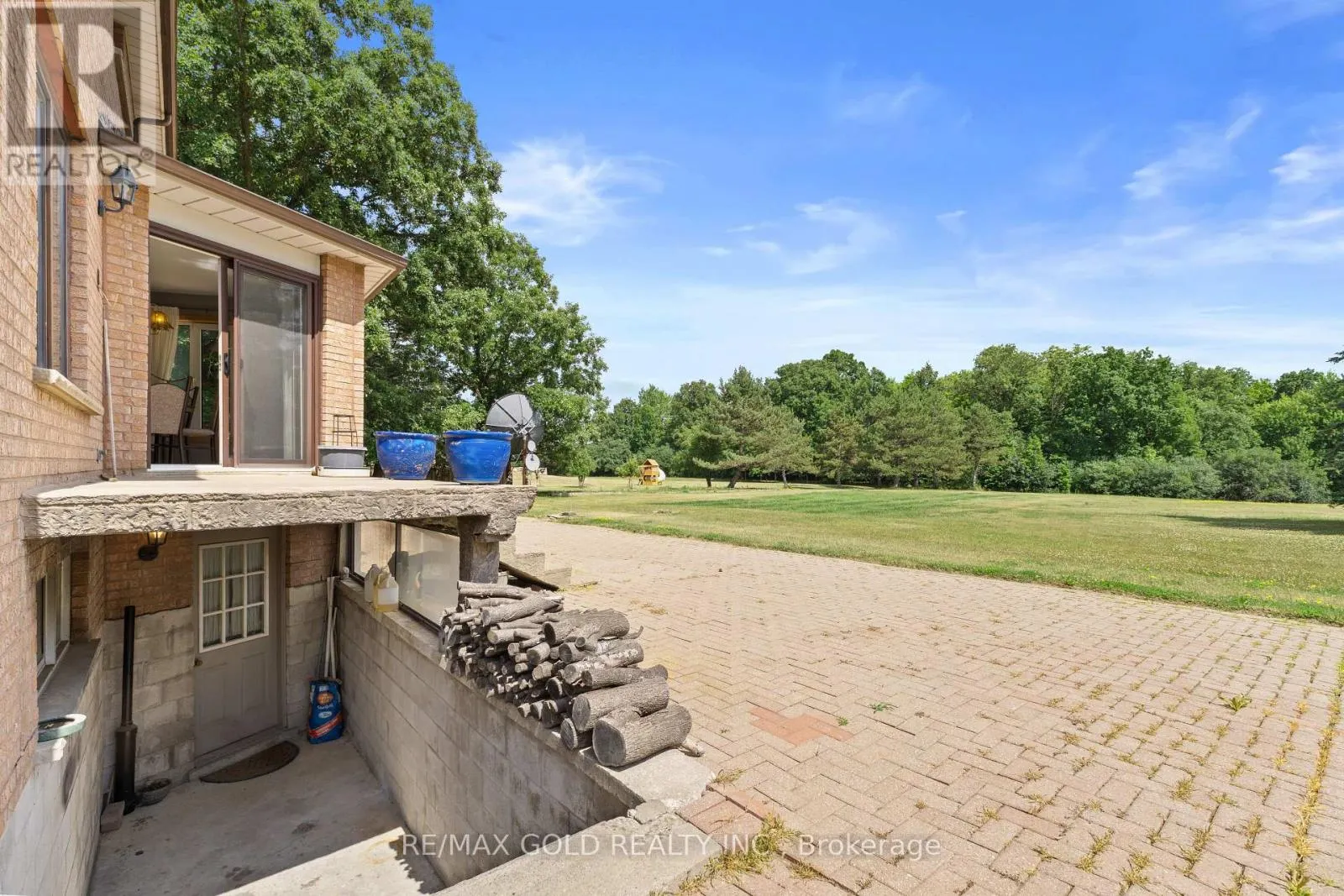8 RYCKMAN LANE