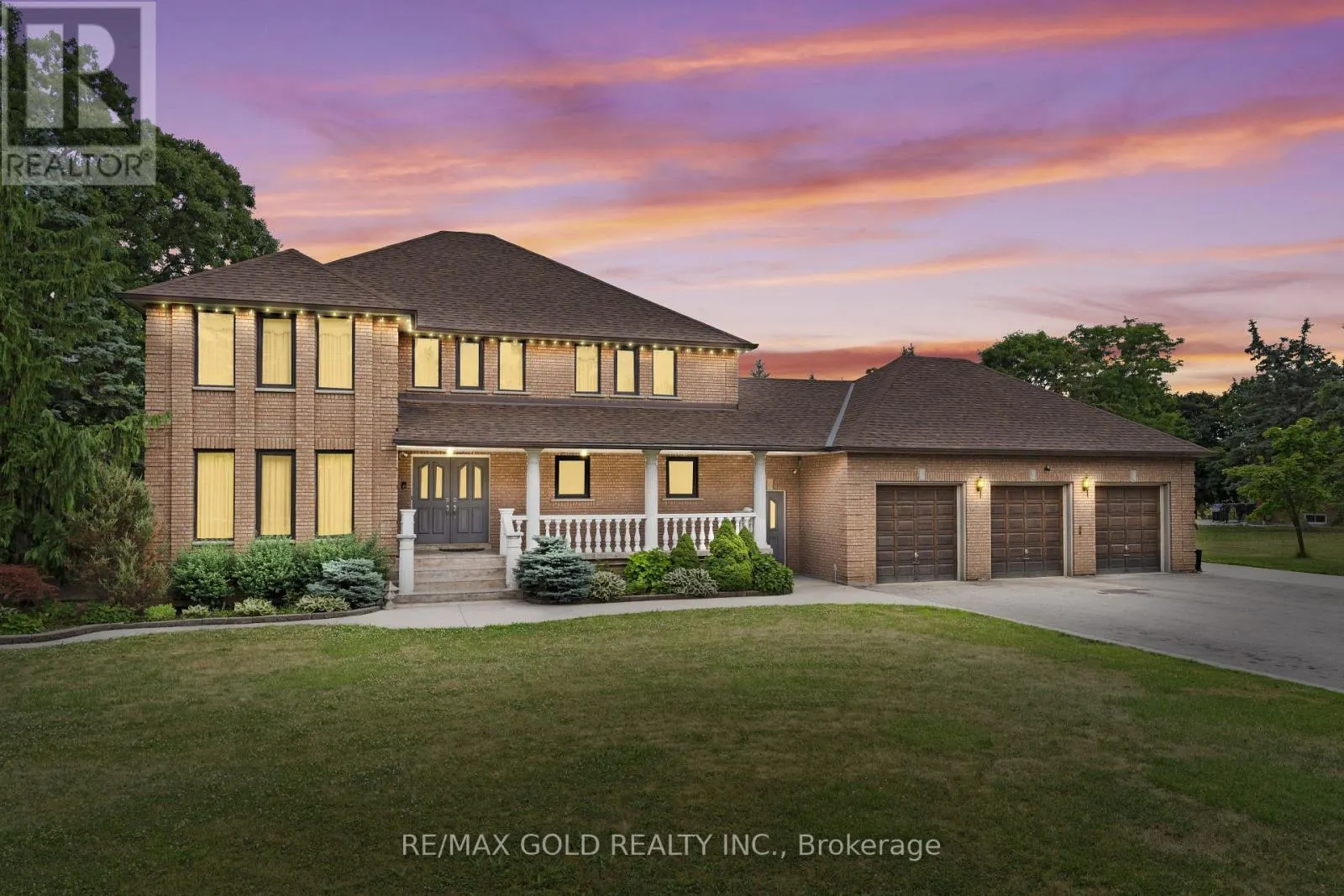 8 RYCKMAN LANE