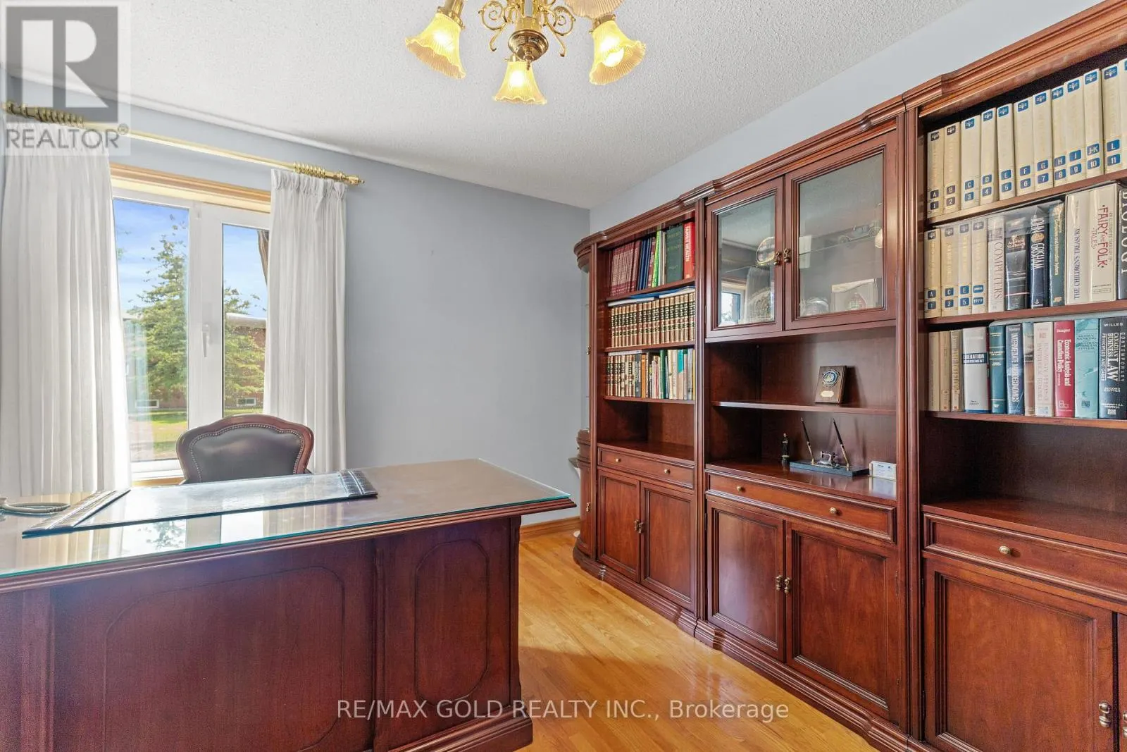 8 RYCKMAN LANE