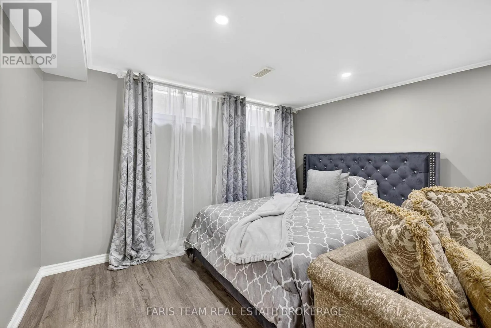 38 COLLINGDALE ROAD