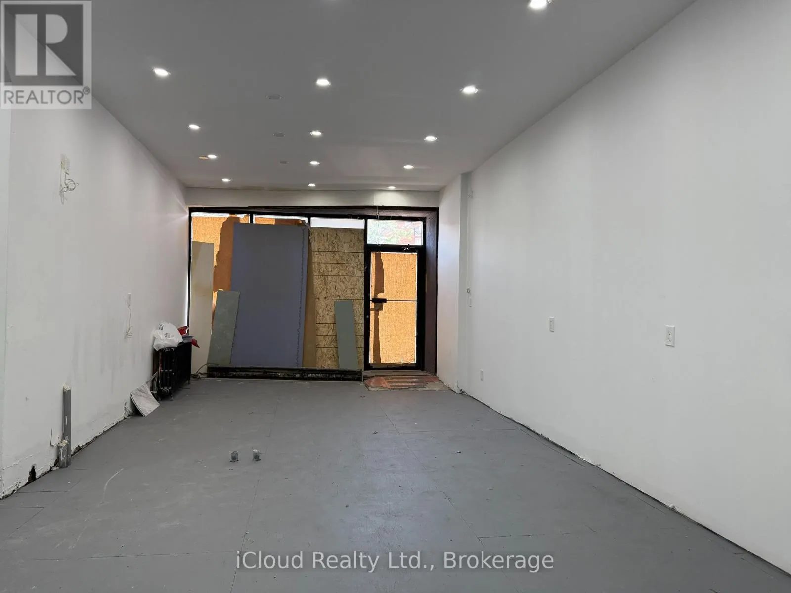 1552 EGLINTON AVENUE W