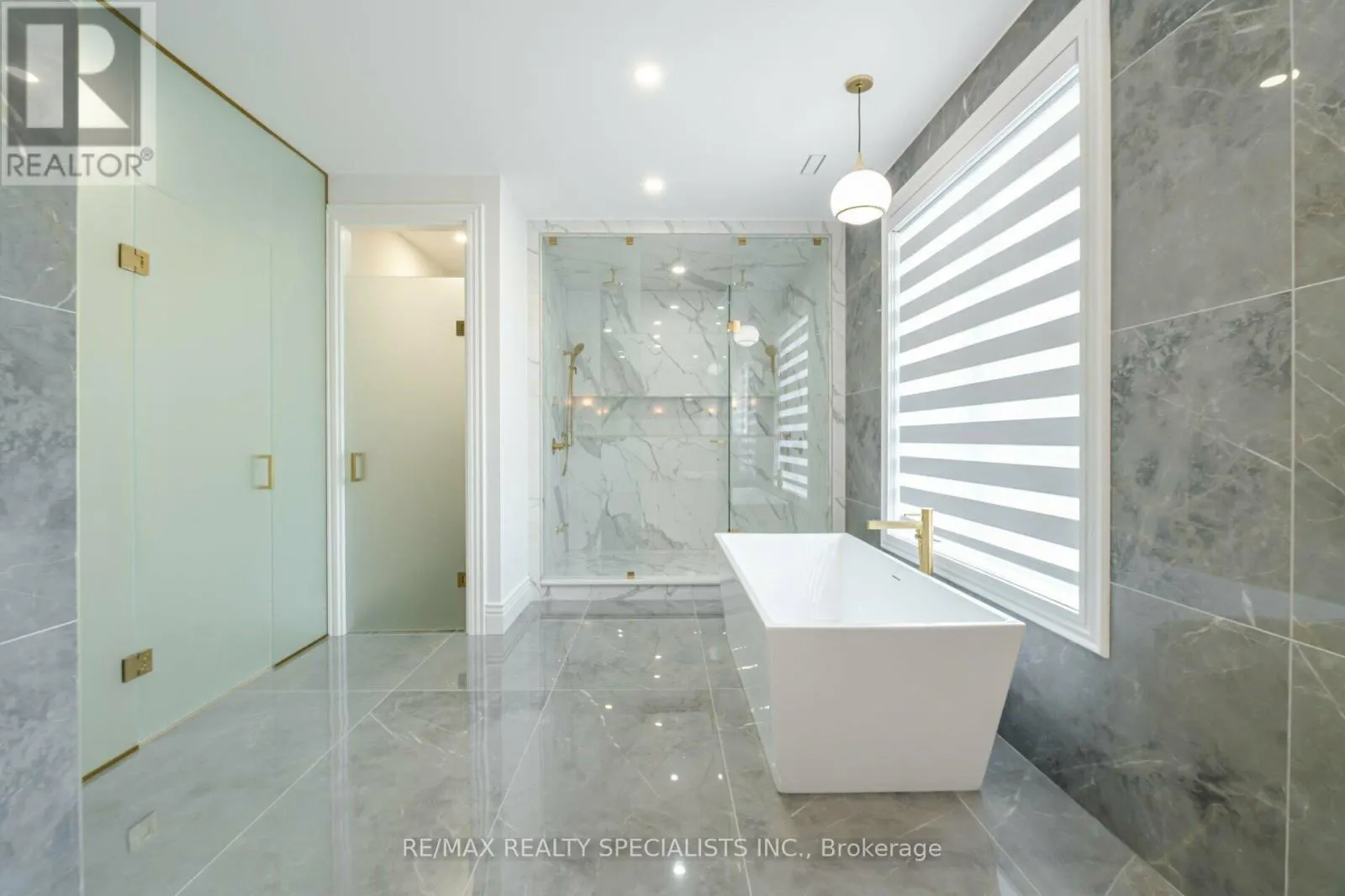 2014 LAKESHORE ROAD W