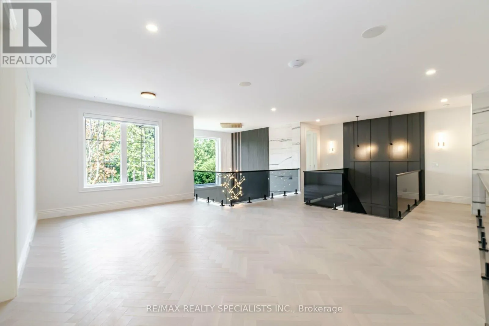 2014 LAKESHORE ROAD W