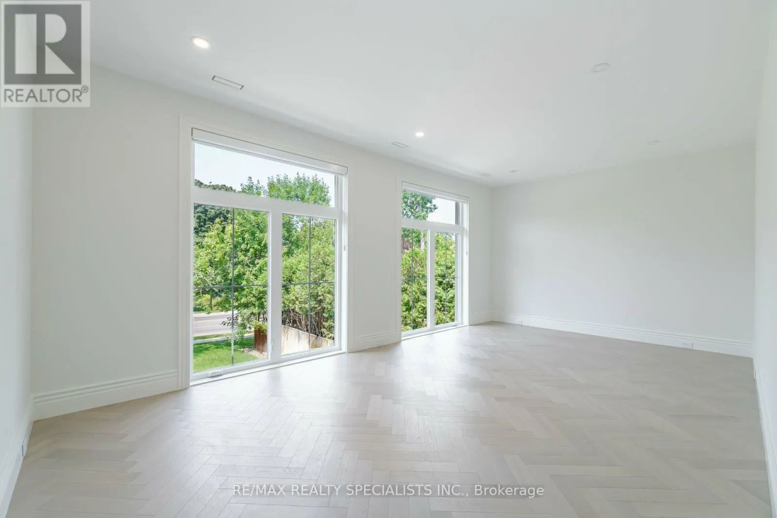 2014 LAKESHORE ROAD W