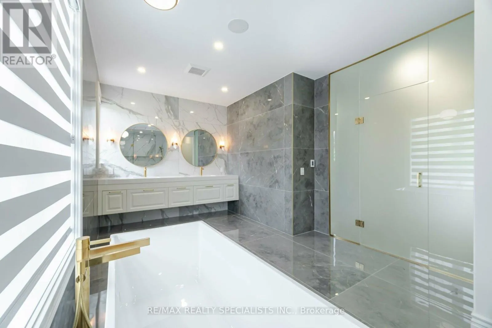 2014 LAKESHORE ROAD W