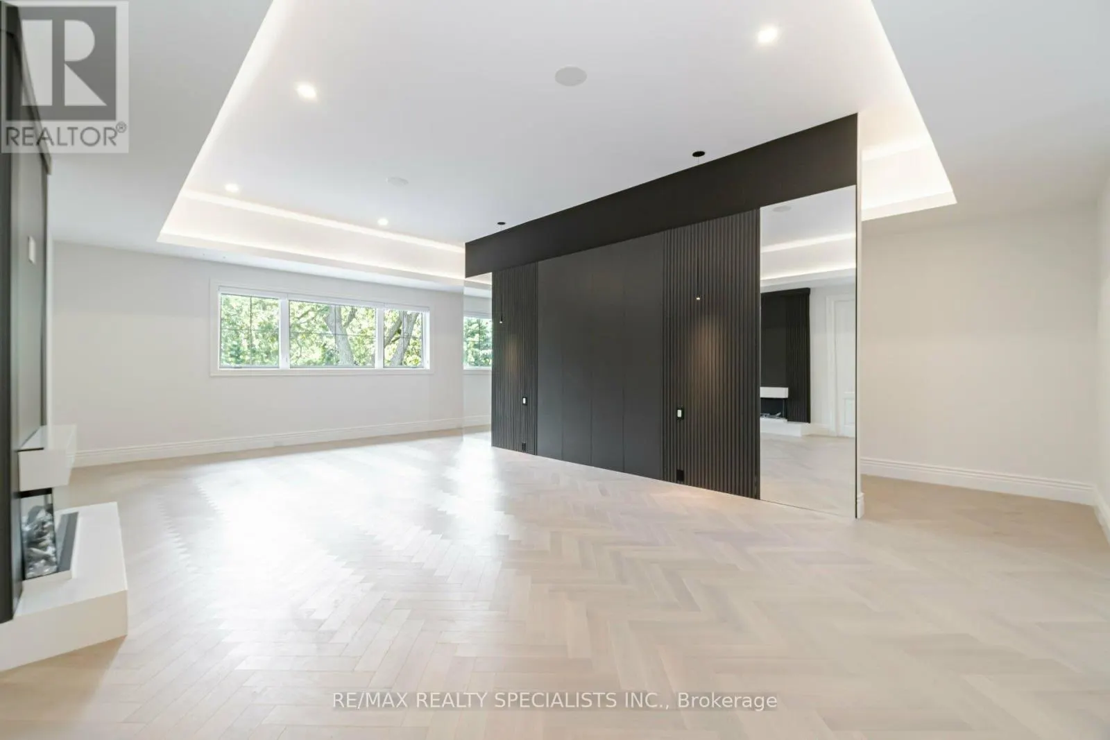 2014 LAKESHORE ROAD W