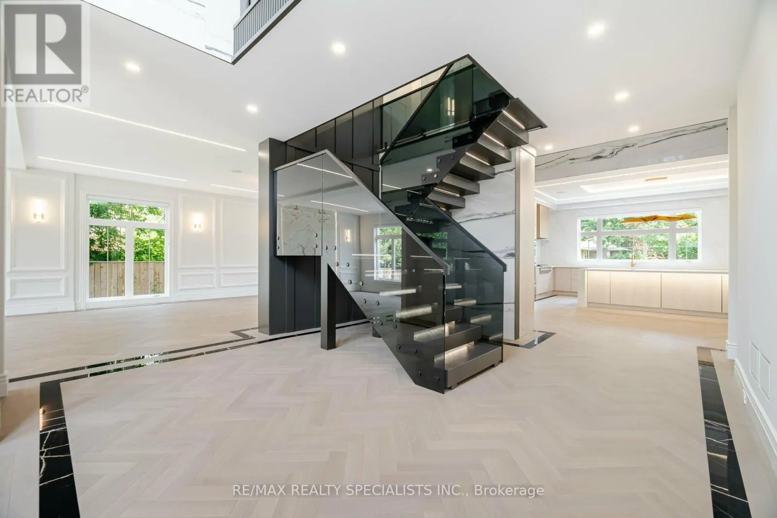 2014 LAKESHORE ROAD W