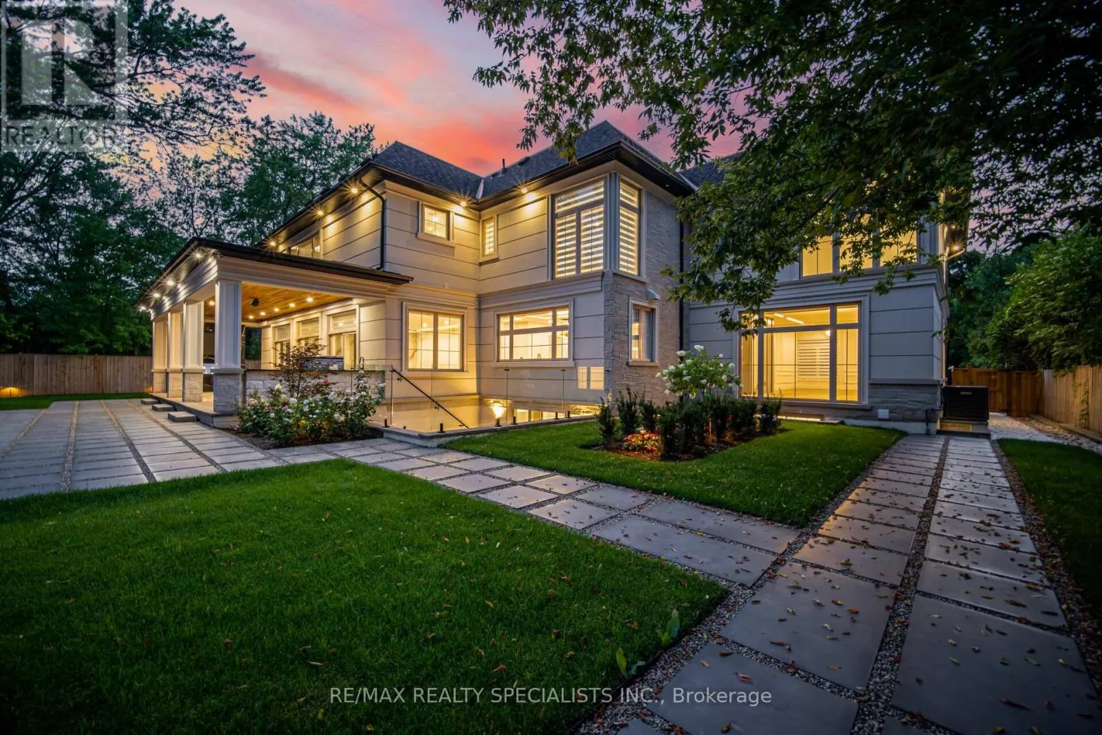 2014 LAKESHORE ROAD W