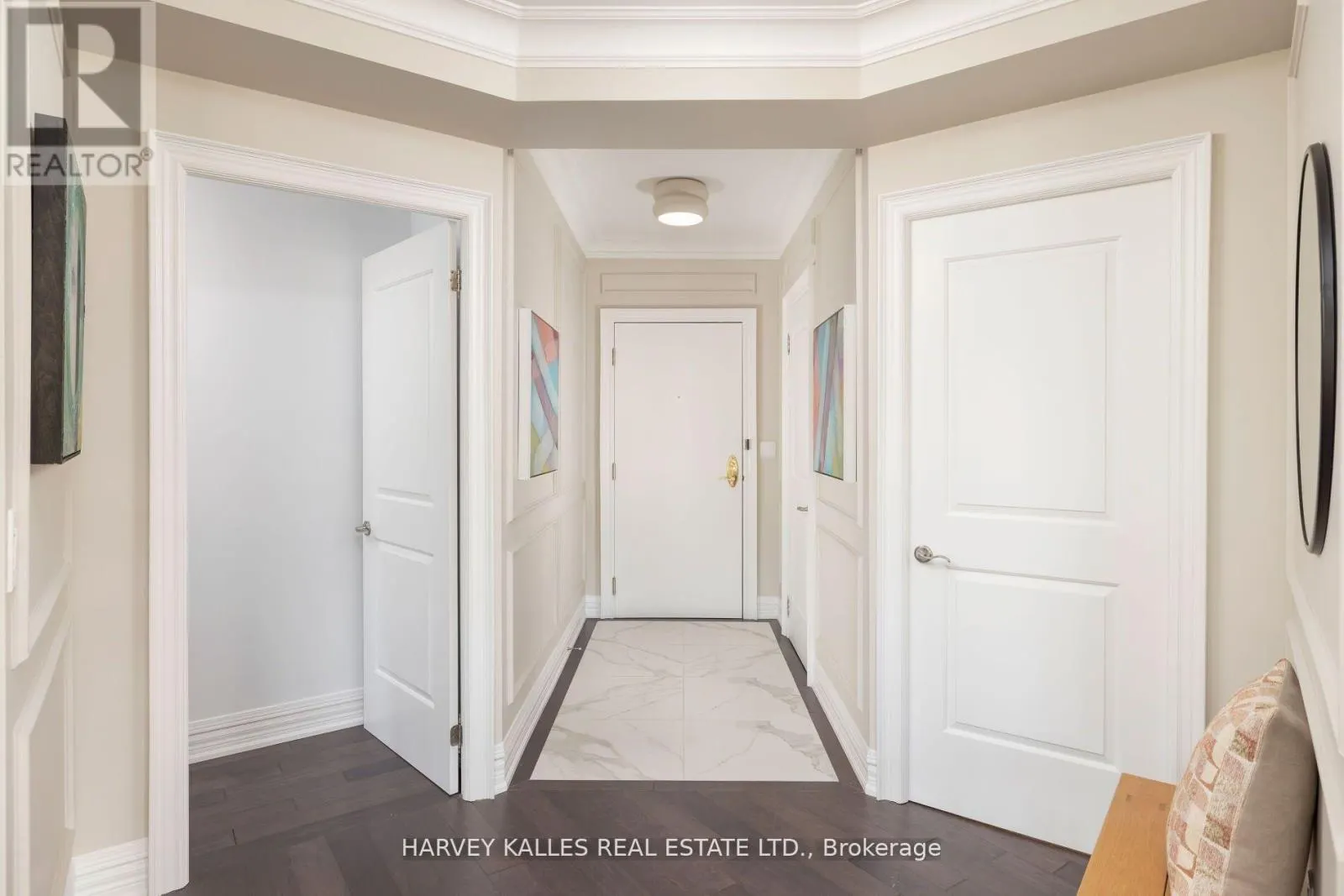 212 - 3085 BLOOR STREET W