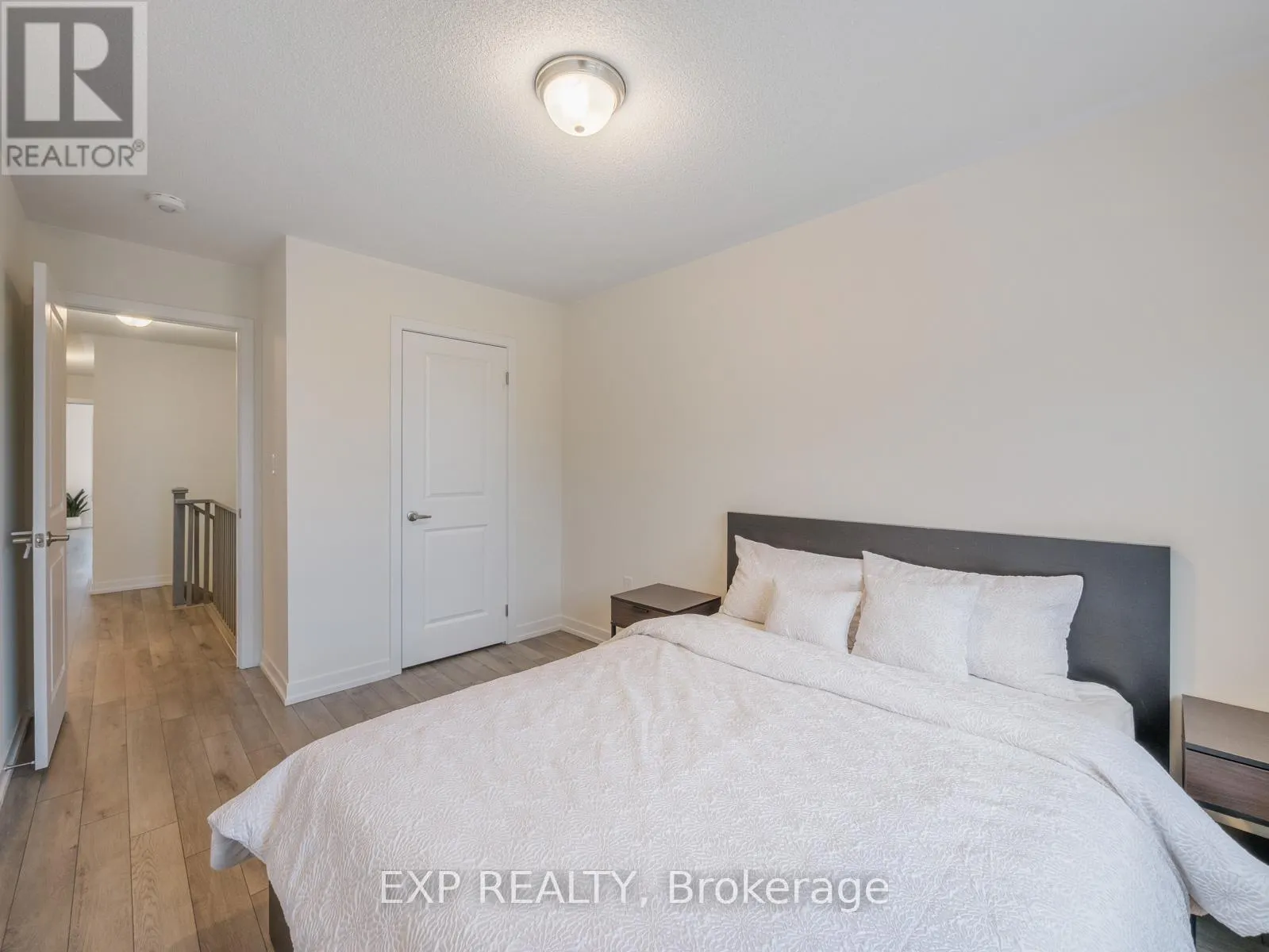 1476 ROSE WAY