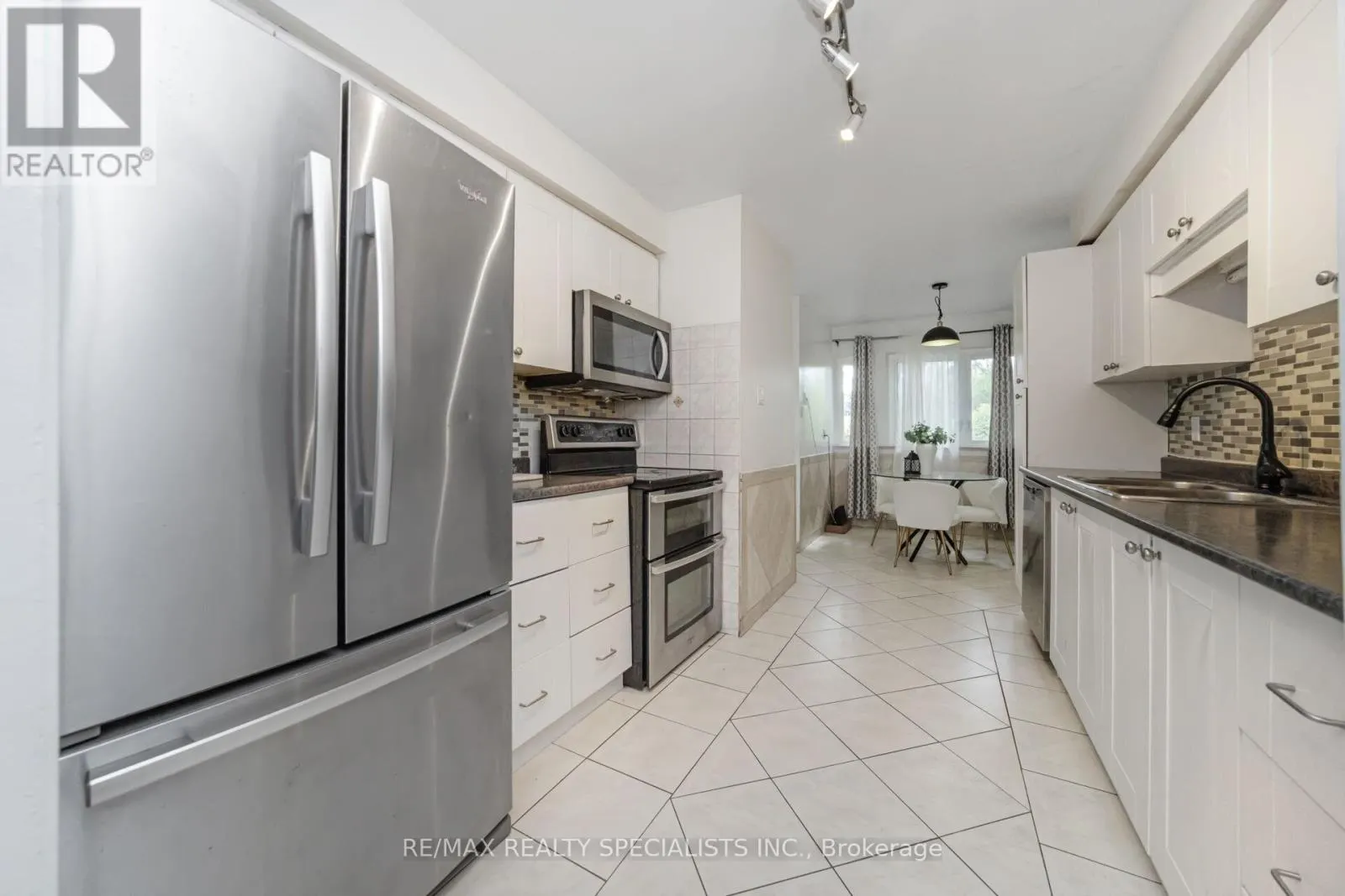 32 - 2881 WINDWOOD DRIVE