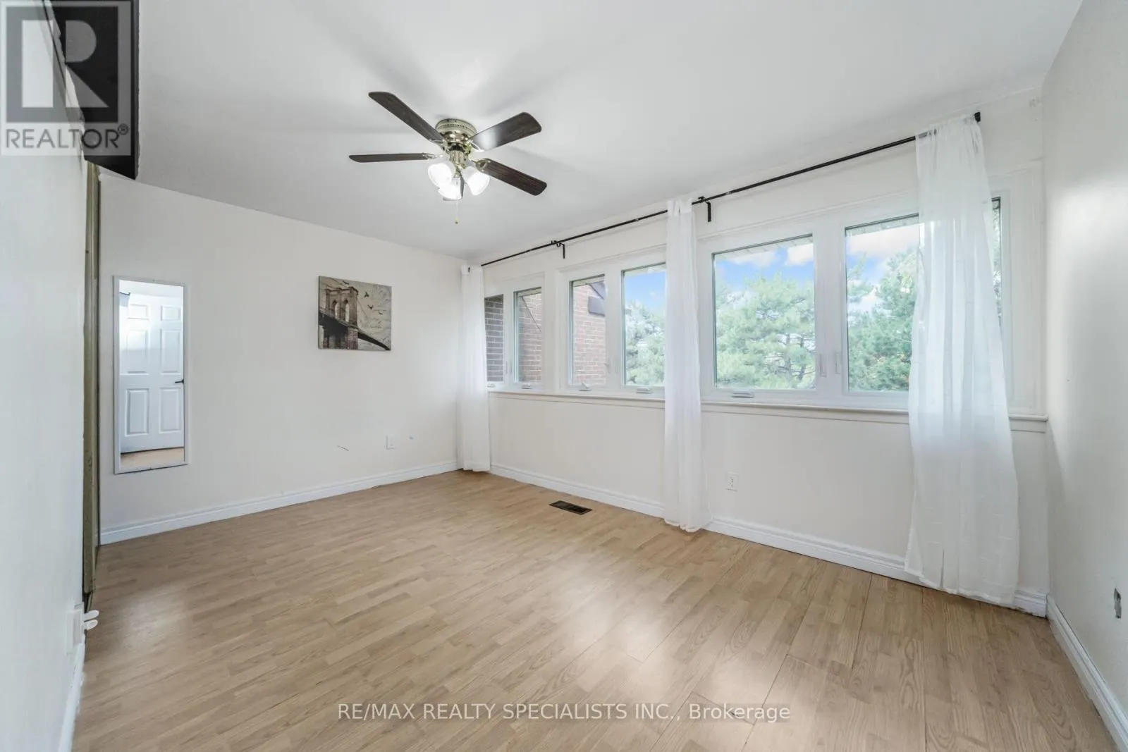 32 - 2881 WINDWOOD DRIVE