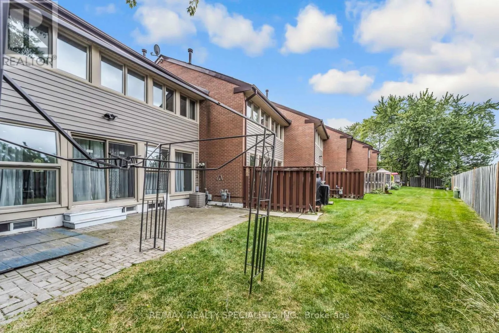 32 - 2881 WINDWOOD DRIVE