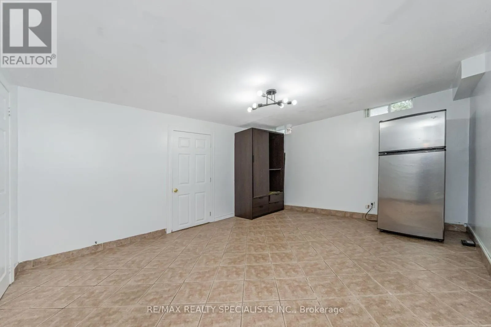 32 - 2881 WINDWOOD DRIVE